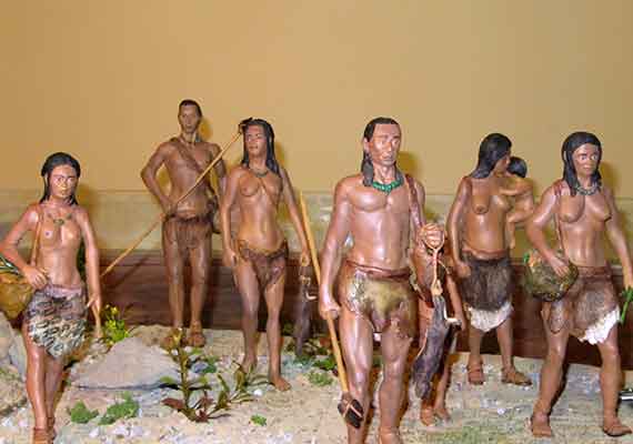 ///Forum Cultural Guanajuato, Museo de Arte e História, figuras de 27 cm de altura, 2011.